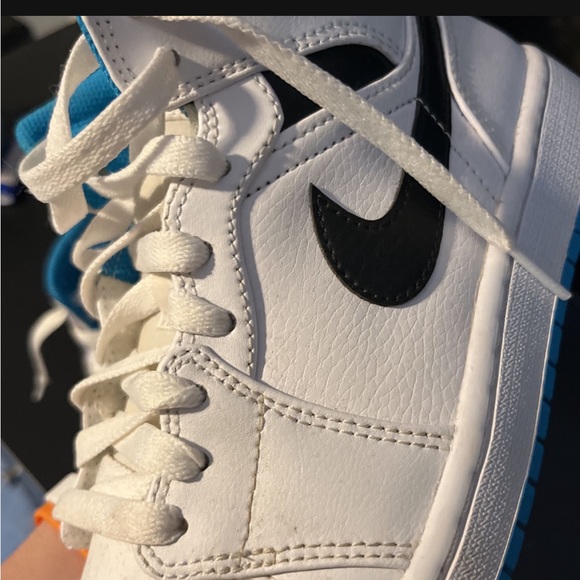 Jordan 1 laser blue size 7.5 worn one time - Picture 5 of 6